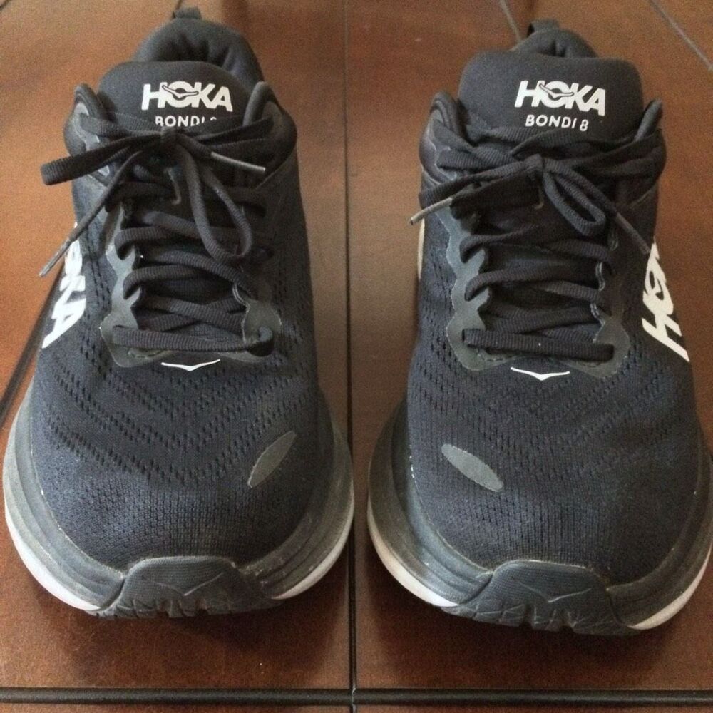 Hoka bondi 8 9.5e men’s black and white